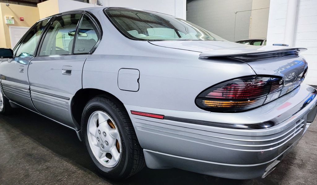 1994 Pontiac Bonneville Image 50