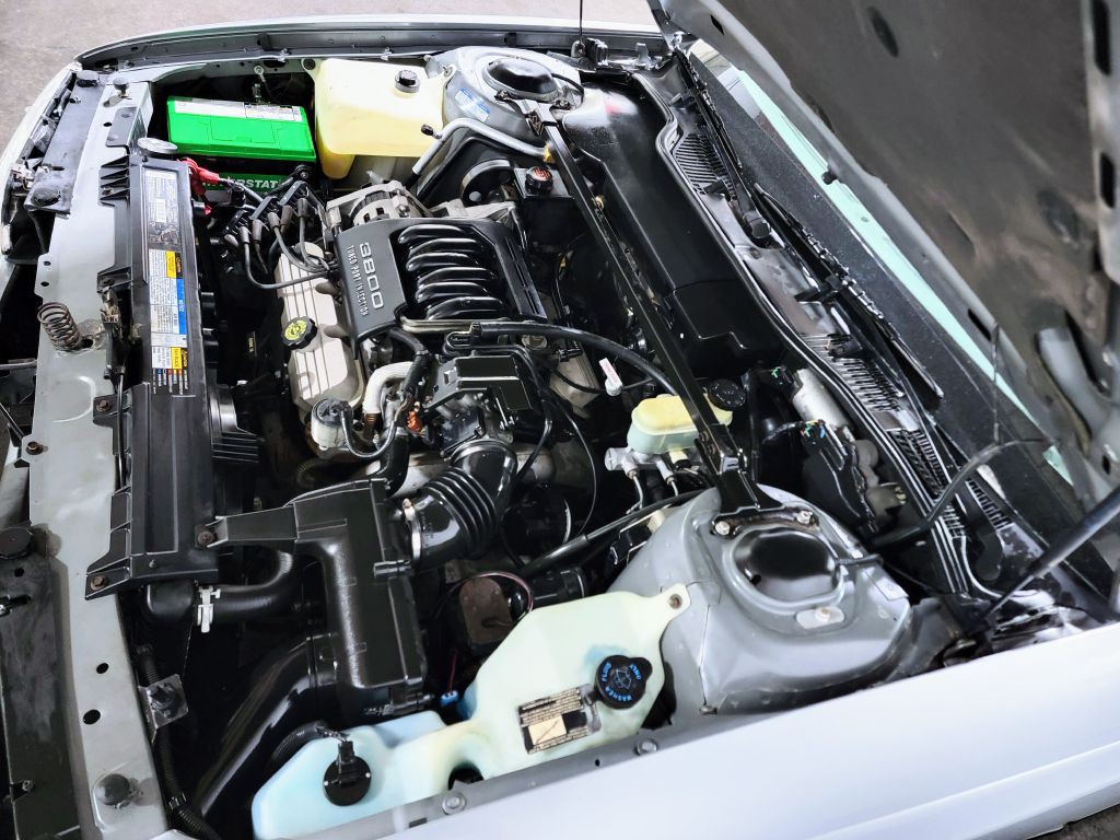 1994 Pontiac Bonneville Image 56