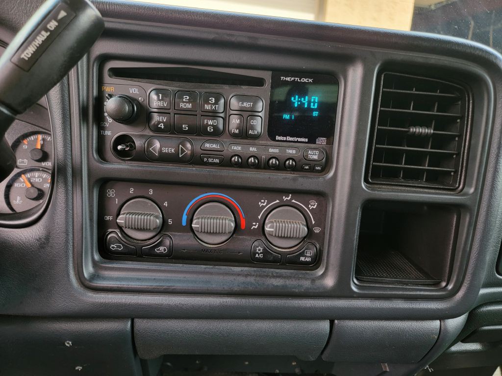 2002 Chevrolet Silverado 1500 Image 40