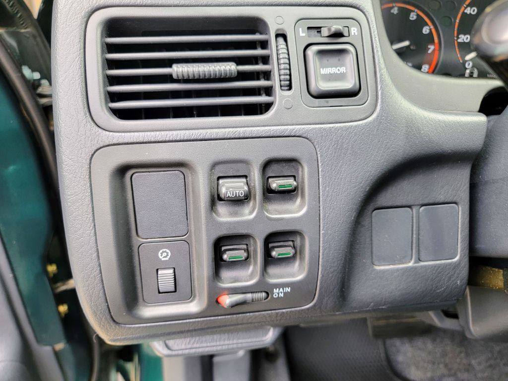 2001 Honda CR-V Image 32