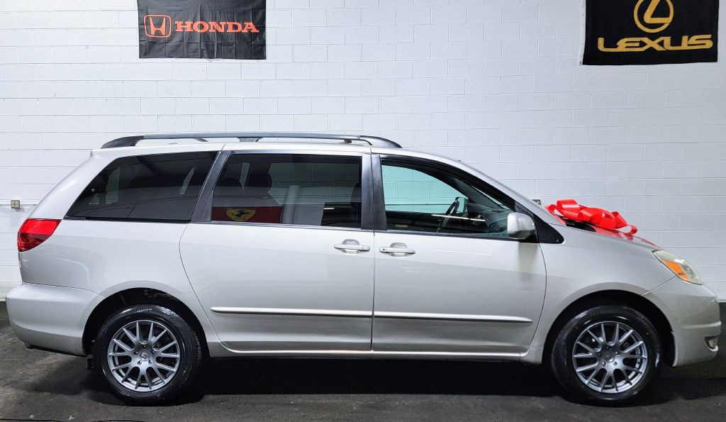 2004 Toyota Sienna Image 2