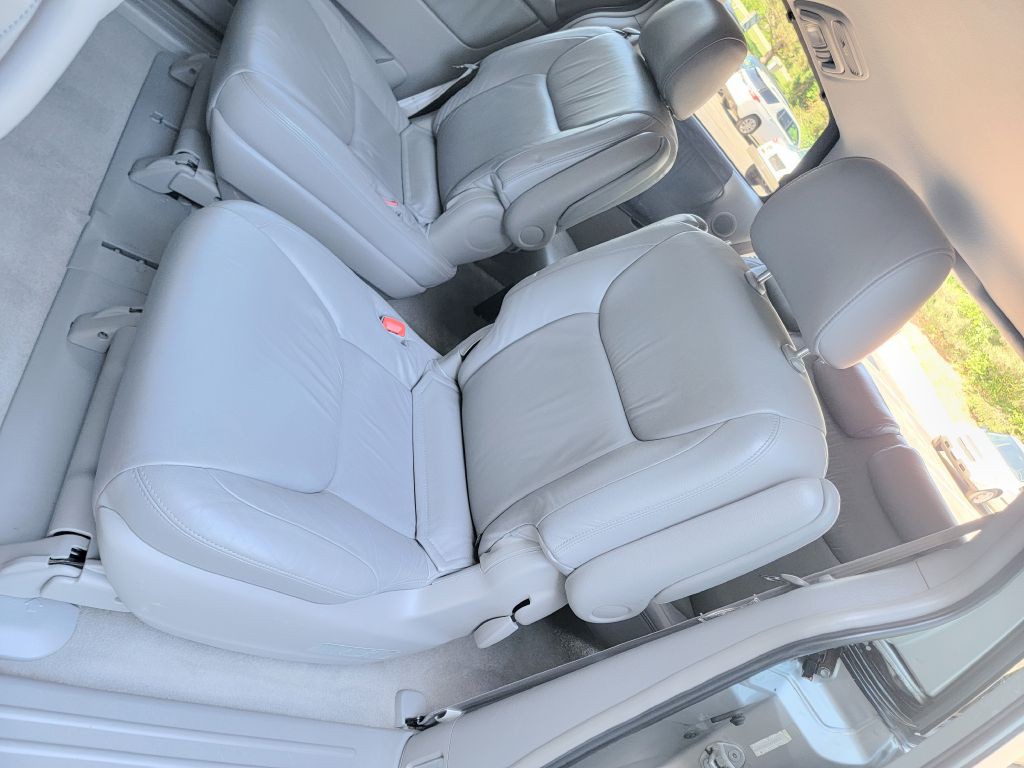 2004 Toyota Sienna Image 11