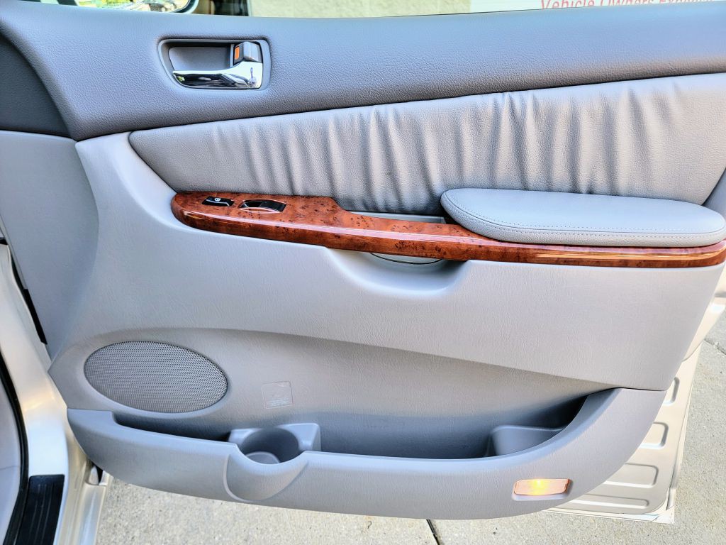 2004 Toyota Sienna Image 27