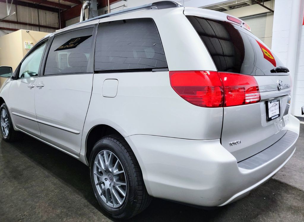 2004 Toyota Sienna Image 46