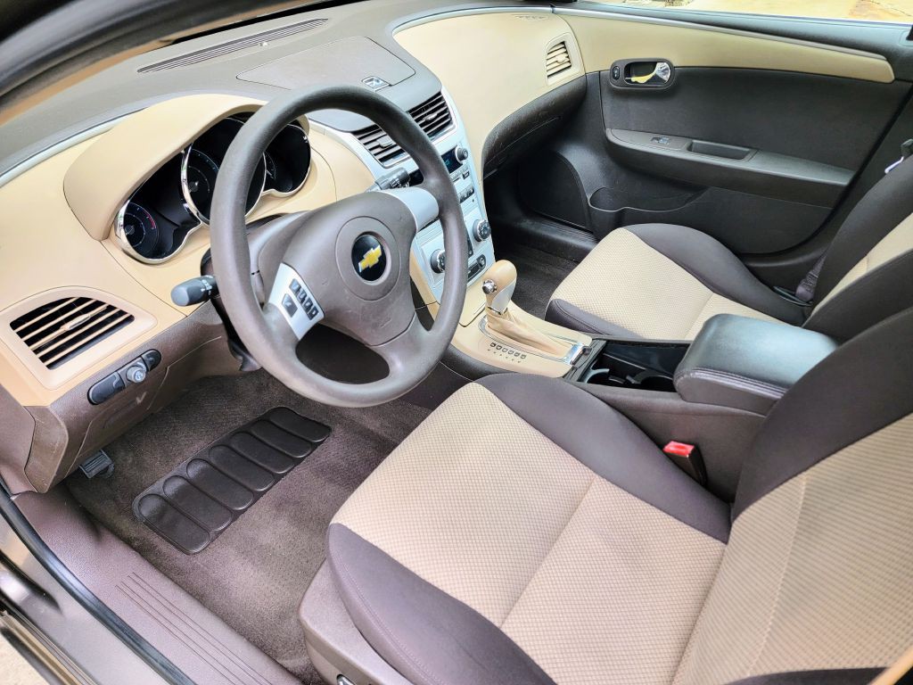2010 Chevrolet Malibu Image 10