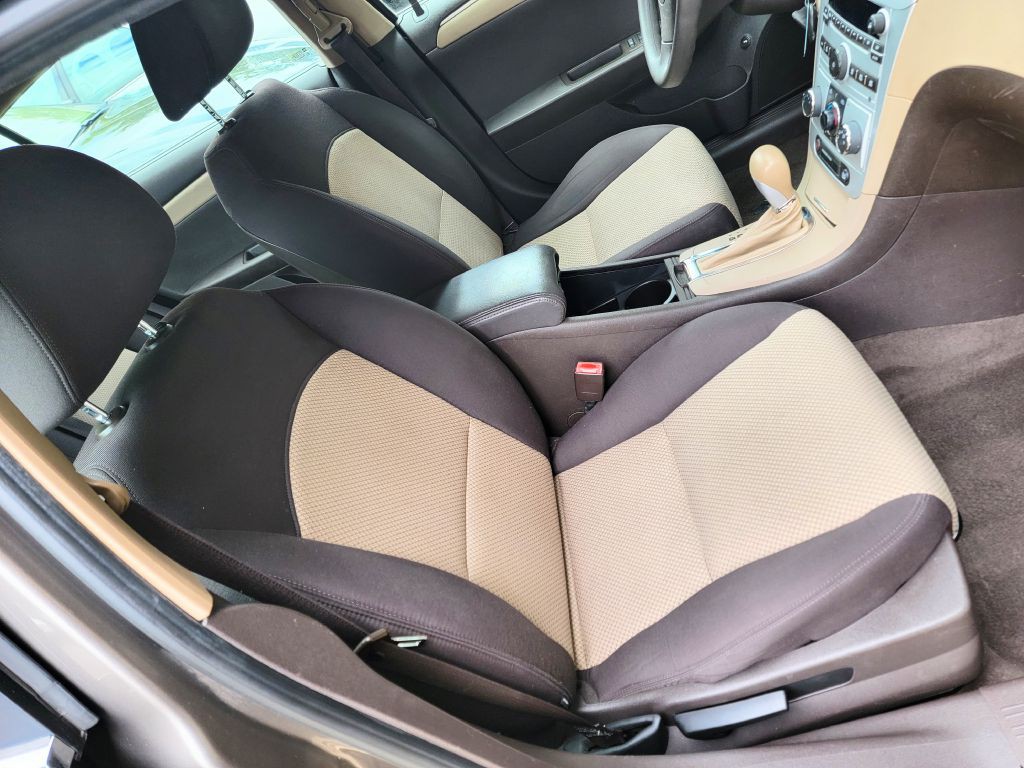 2010 Chevrolet Malibu Image 22