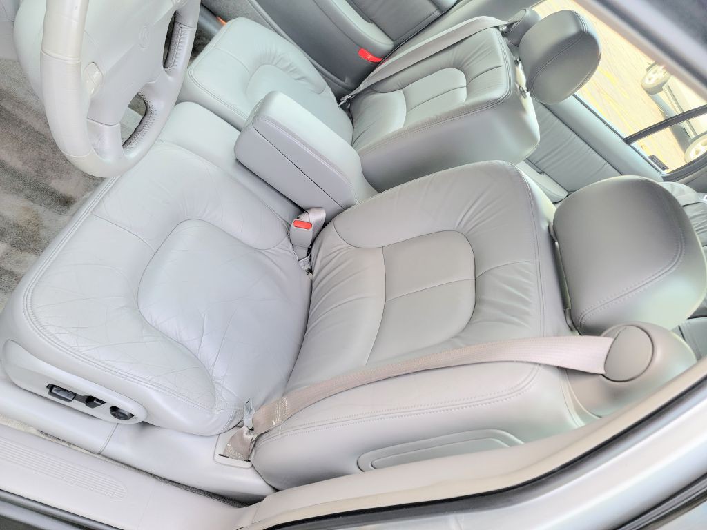 2001 Buick Park Avenue Image 10