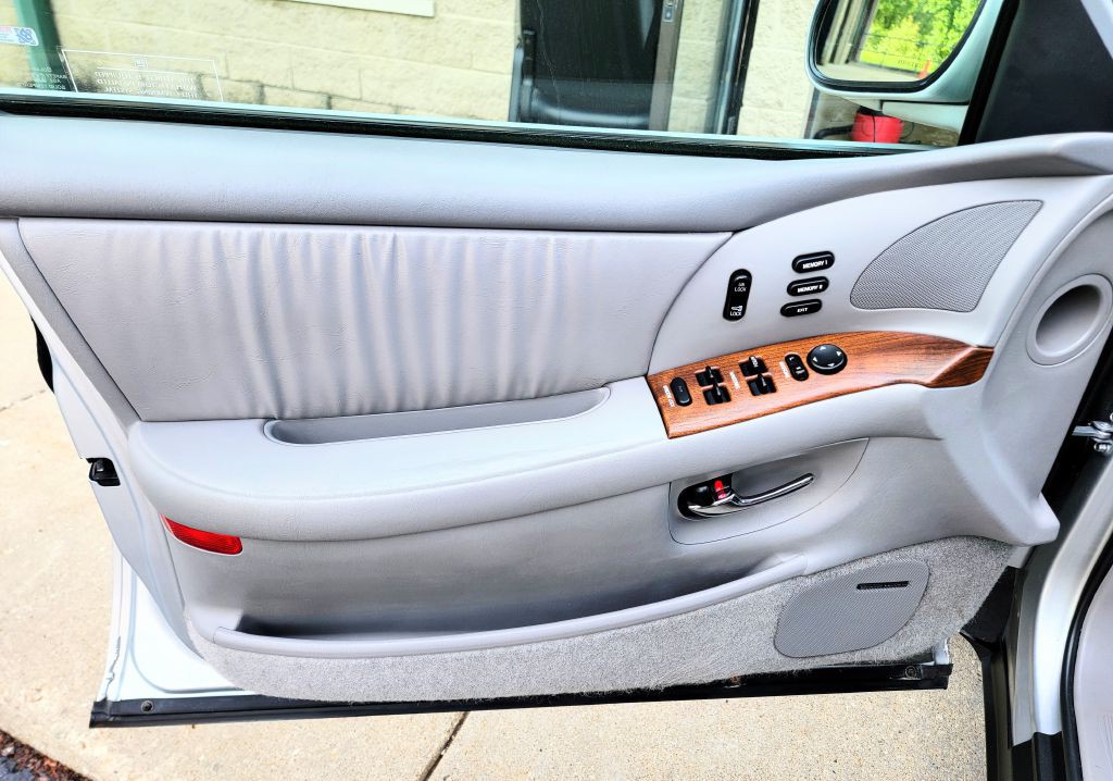 2001 Buick Park Avenue Image 11