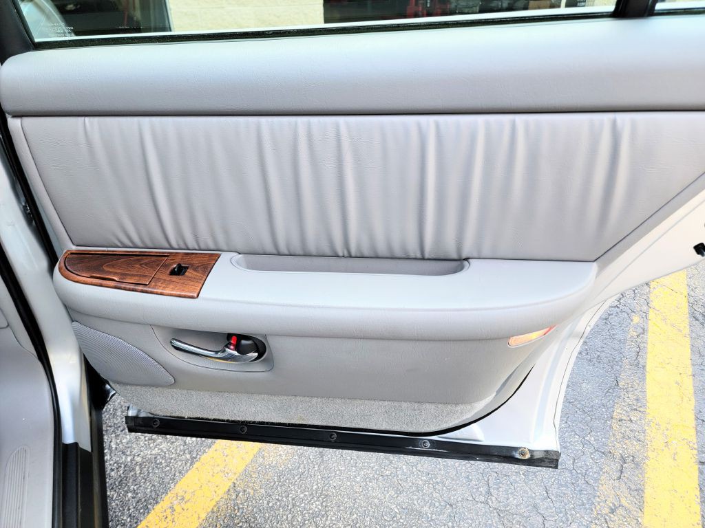 2001 Buick Park Avenue Image 21