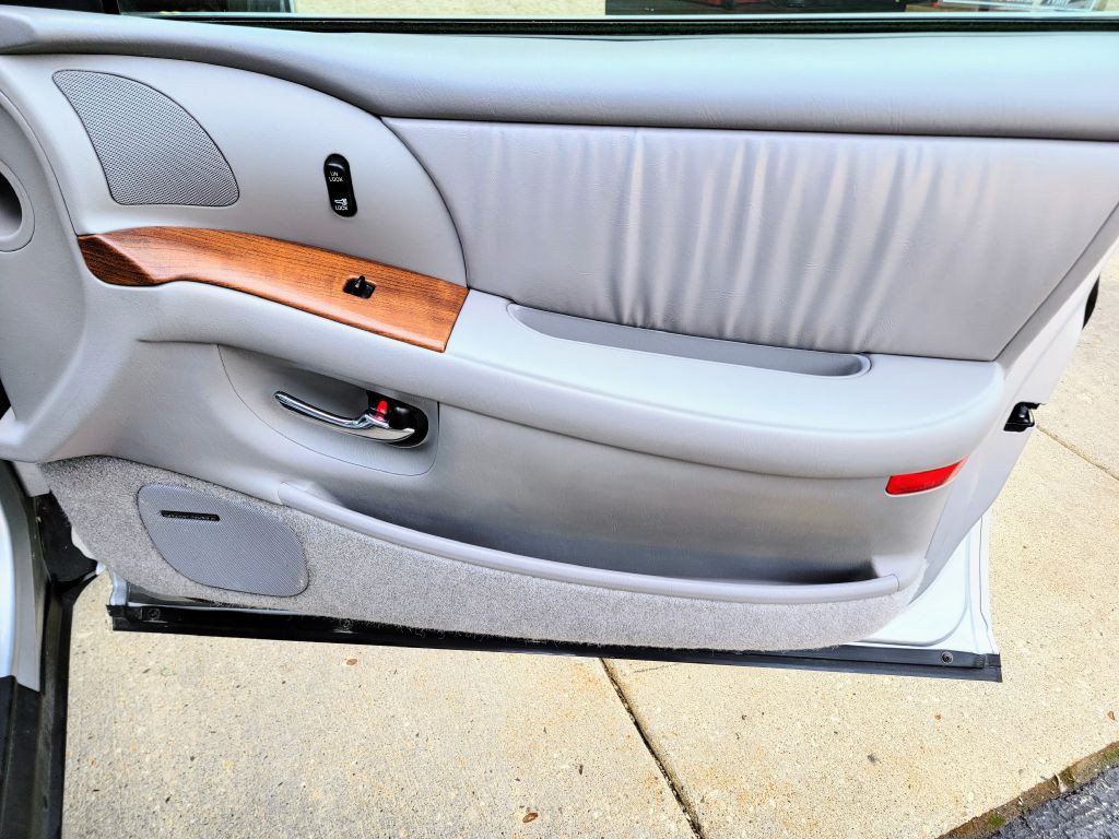 2001 Buick Park Avenue Image 24