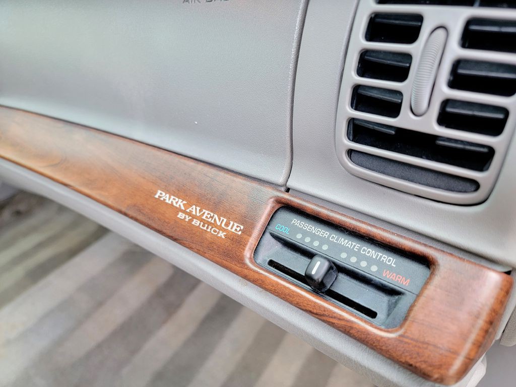 2001 Buick Park Avenue Image 25