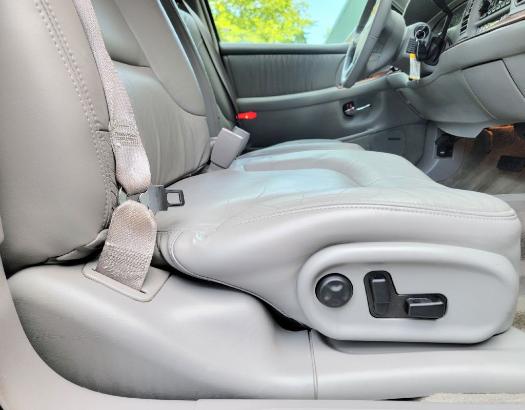 2001 Buick Park Avenue Image 30
