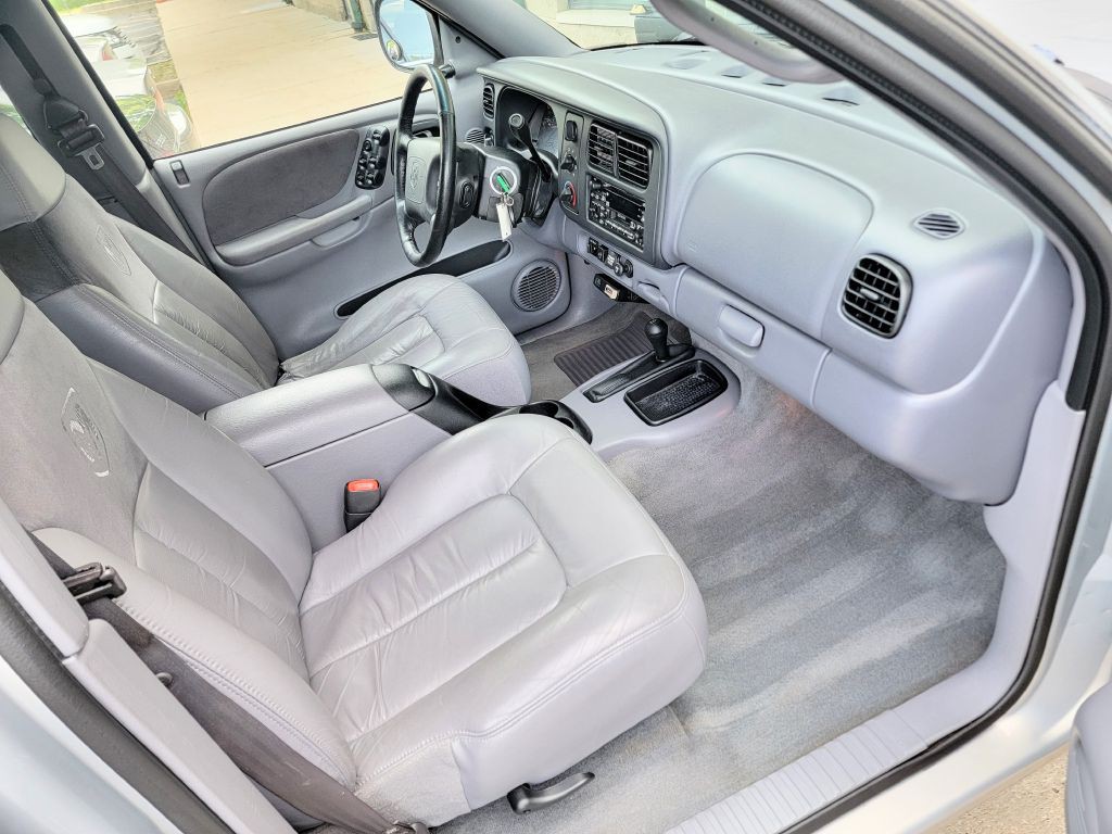1999 Dodge Durango Image 29