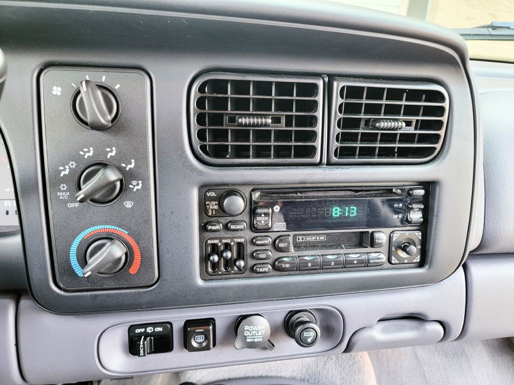 1999 Dodge Durango Image 45