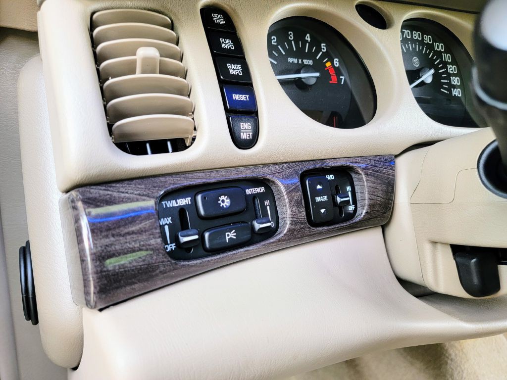 2003 Buick LeSabre Image 11