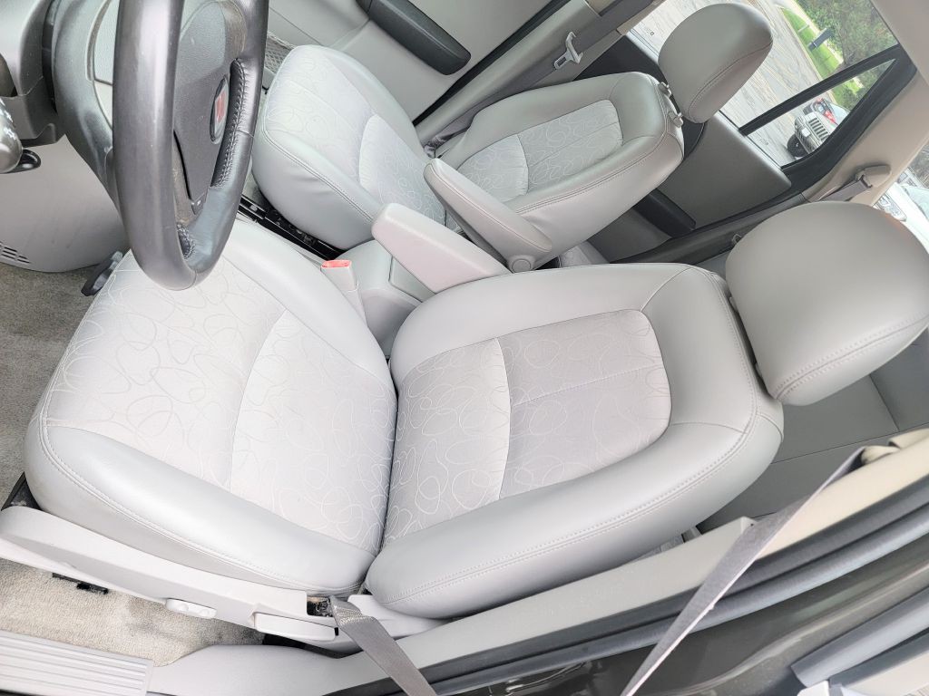 2004 Saturn Vue Image 6