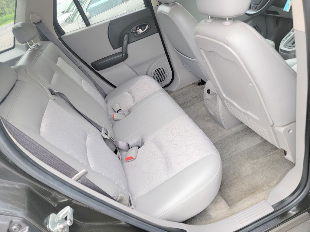 2004 Saturn Vue Image 16