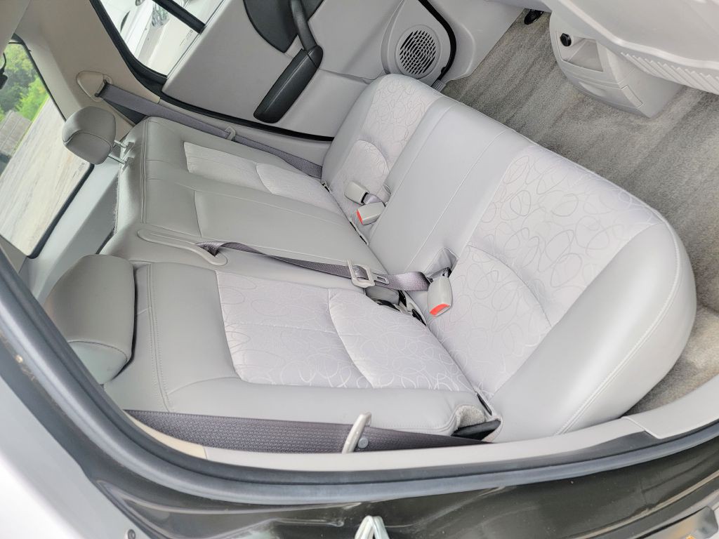 2004 Saturn Vue Image 18