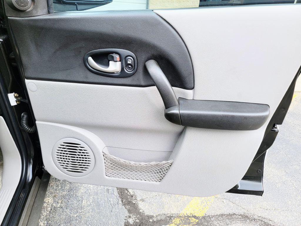 2004 Saturn Vue Image 22