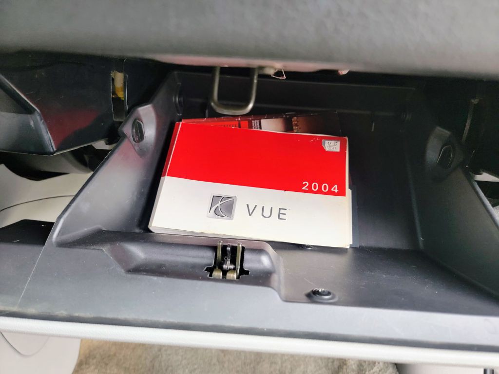 2004 Saturn Vue Image 23