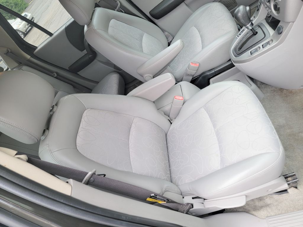 2004 Saturn Vue Image 24