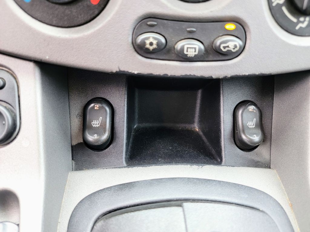2004 Saturn Vue Image 42