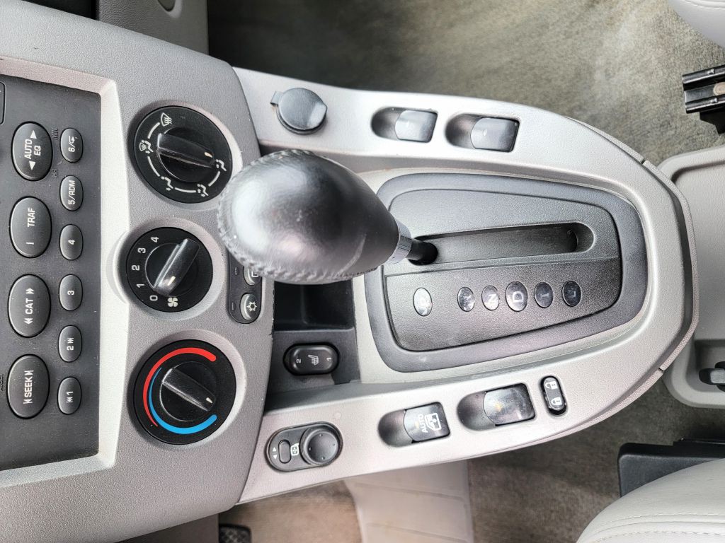 2004 Saturn Vue Image 43