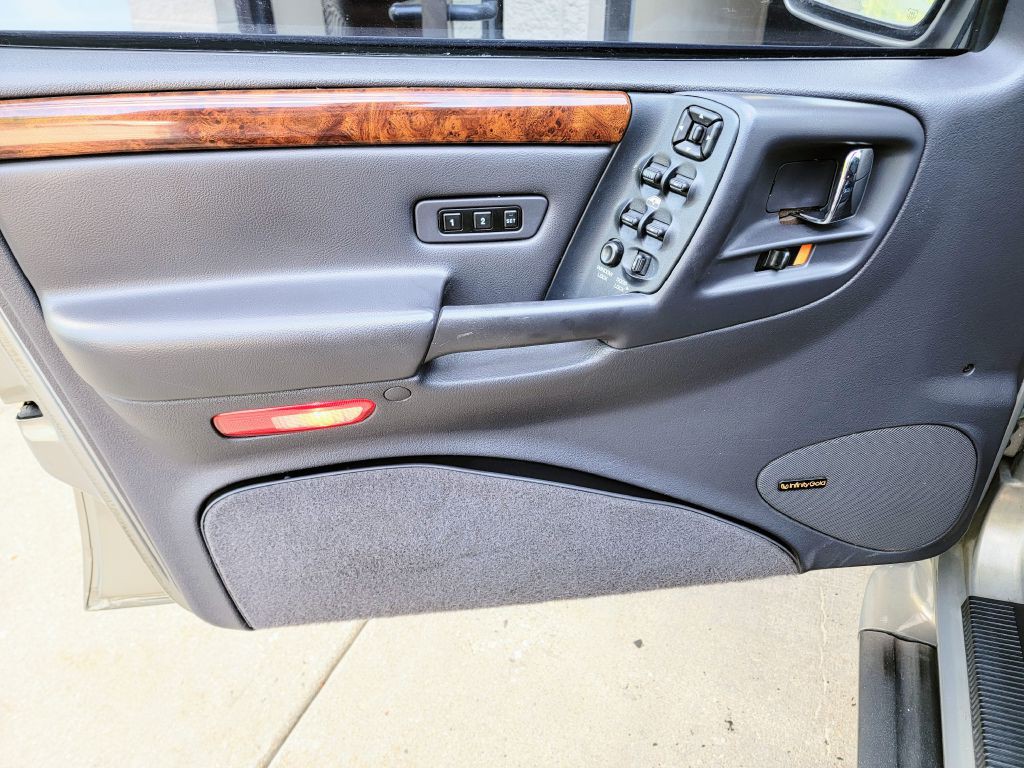 1997 Jeep Grand Cherokee Image 8