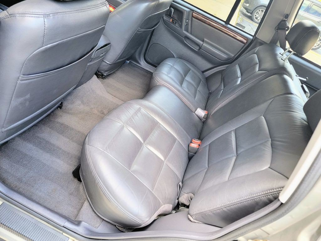 1997 Jeep Grand Cherokee Image 10