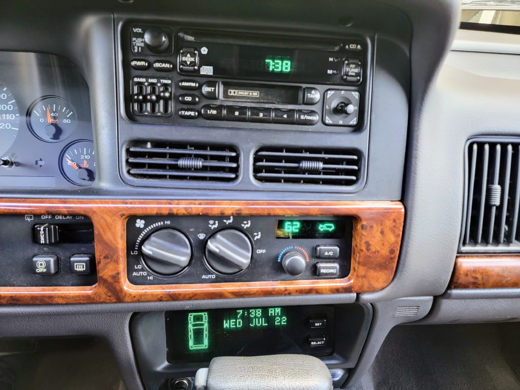1997 Jeep Grand Cherokee Image 27