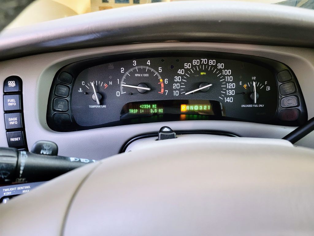 2002 Buick Park Avenue Image 6