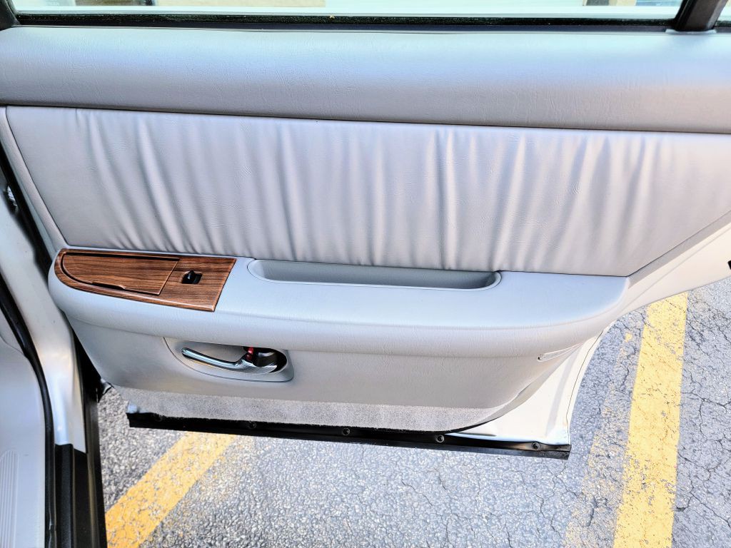2002 Buick Park Avenue Image 19