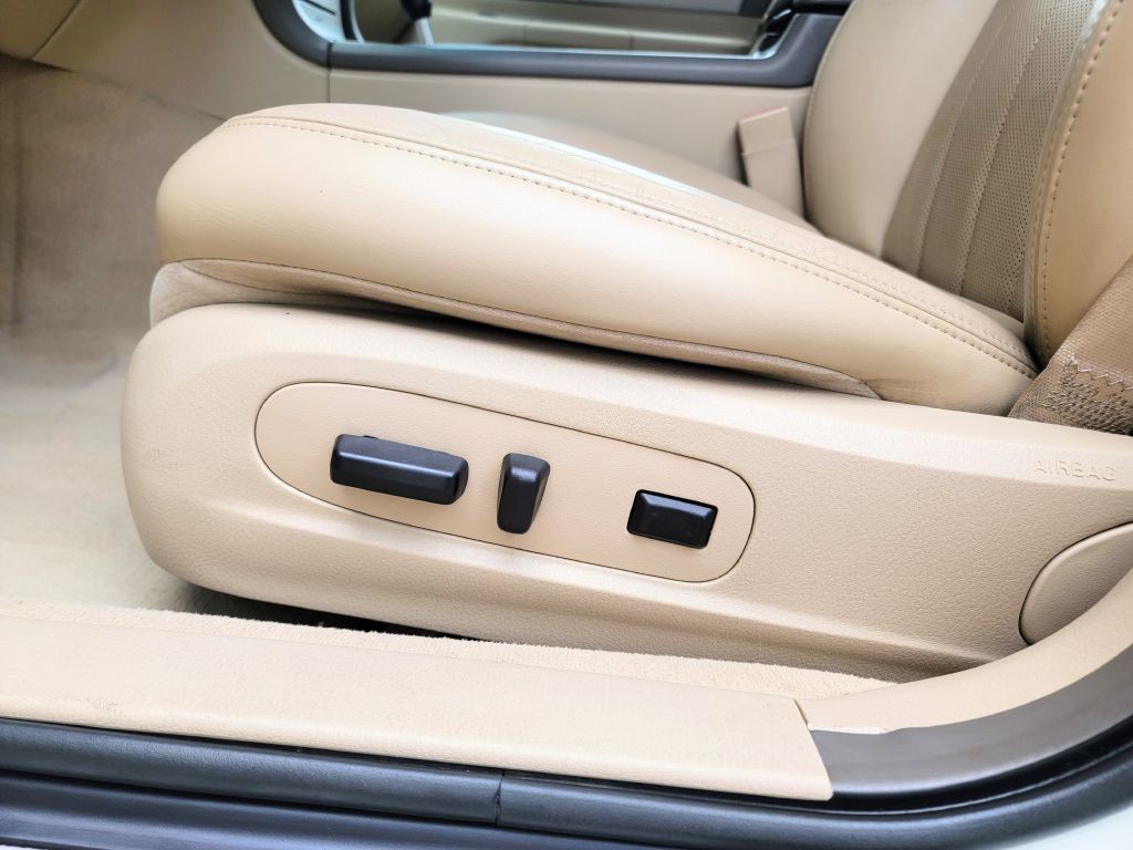 2006 Lincoln LS Image 23
