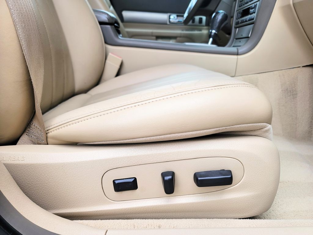 2006 Lincoln LS Image 39
