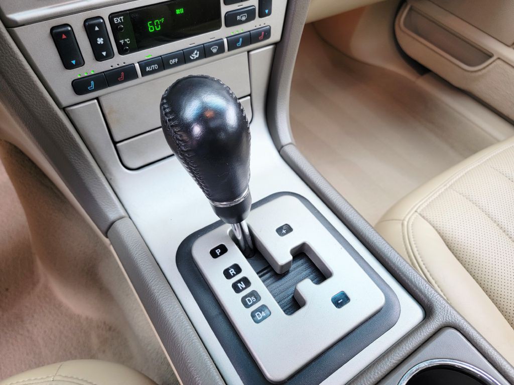 2006 Lincoln LS Image 44