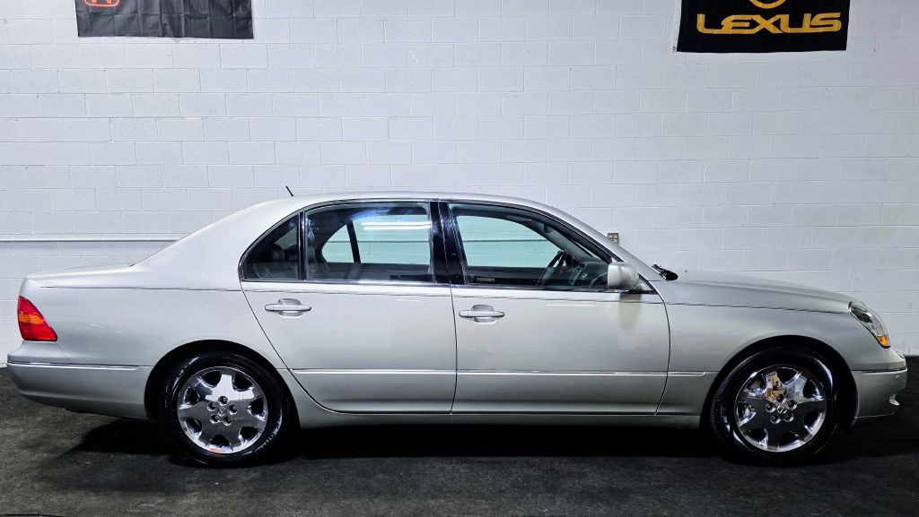 2002 Lexus LS Image 2