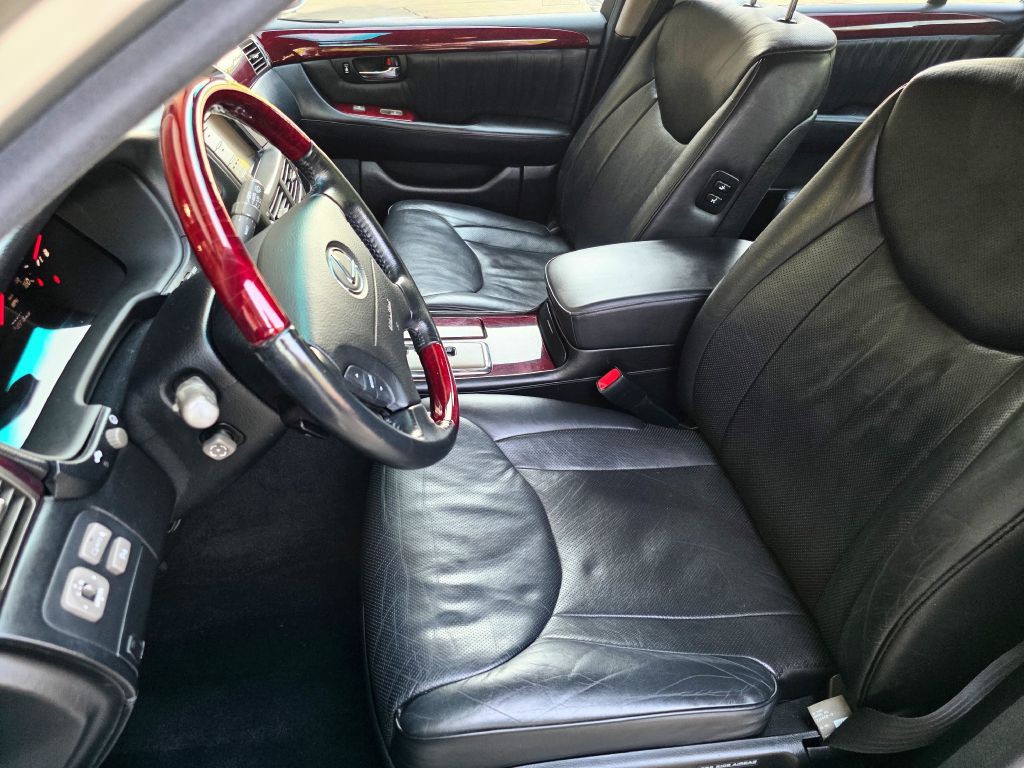 2002 Lexus LS Image 7