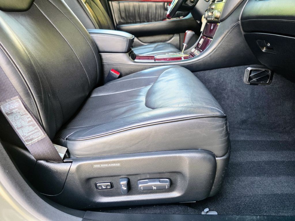 2002 Lexus LS Image 17
