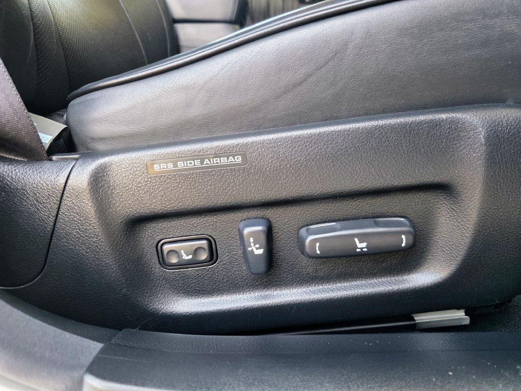 2002 Lexus LS Image 18