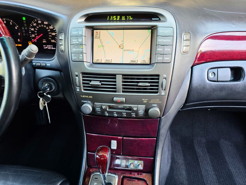 2002 Lexus LS Image 21