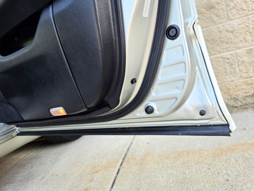 2002 Lexus LS Image 23