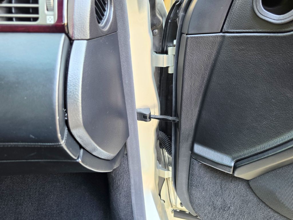 2002 Lexus LS Image 24