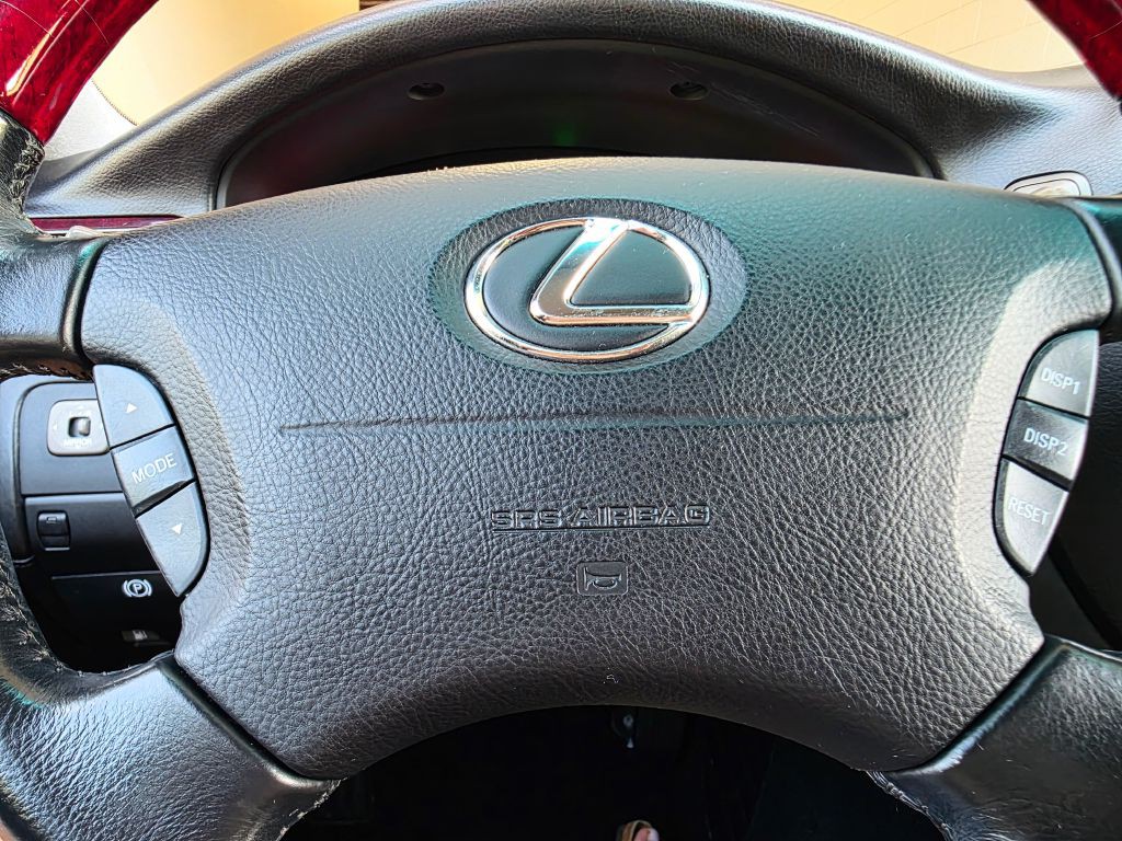 2002 Lexus LS Image 28