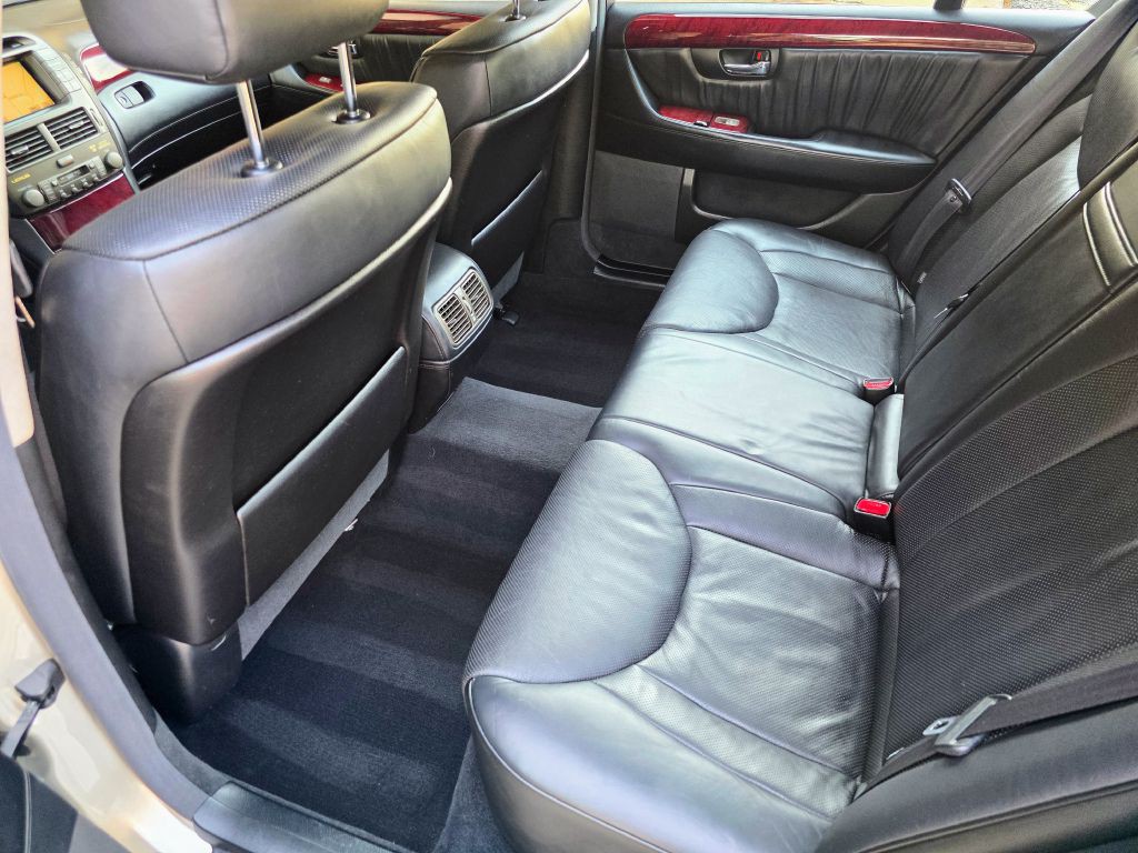 2002 Lexus LS Image 29