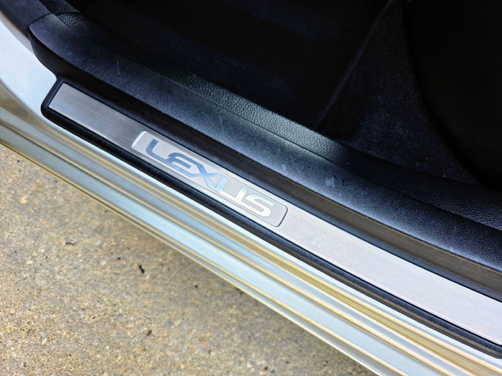 2002 Lexus LS Image 31
