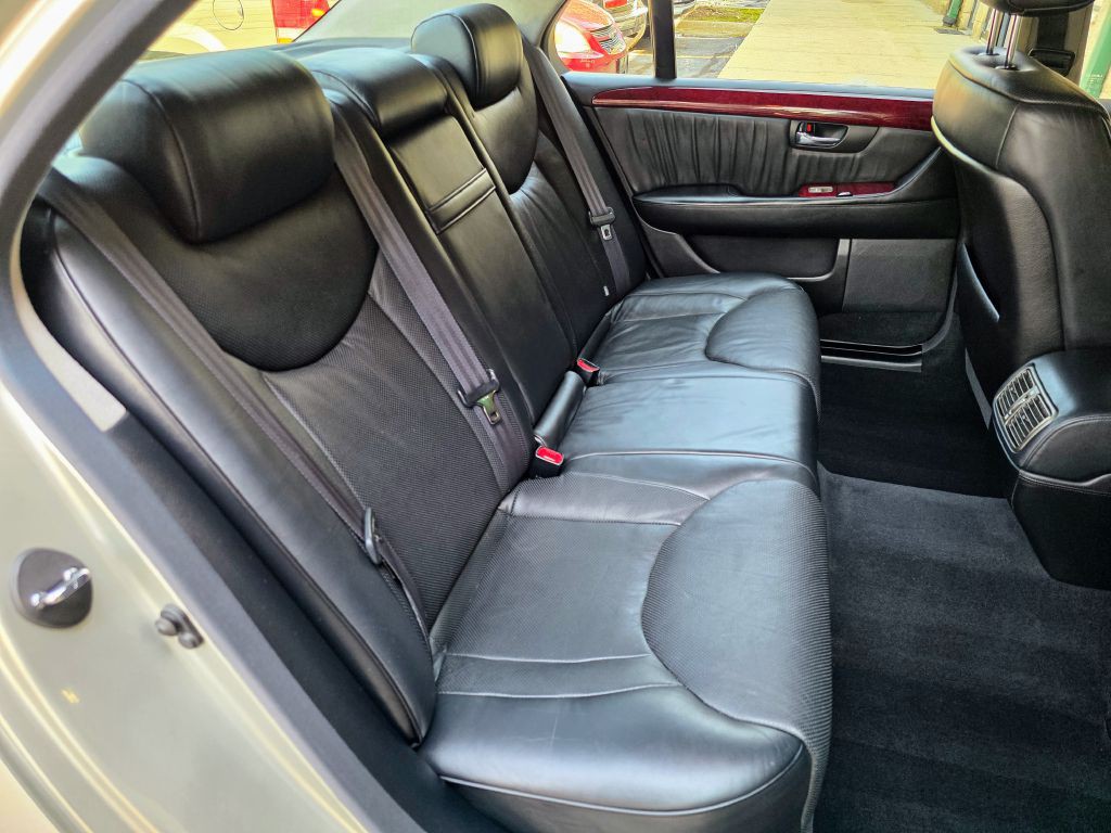 2002 Lexus LS Image 34