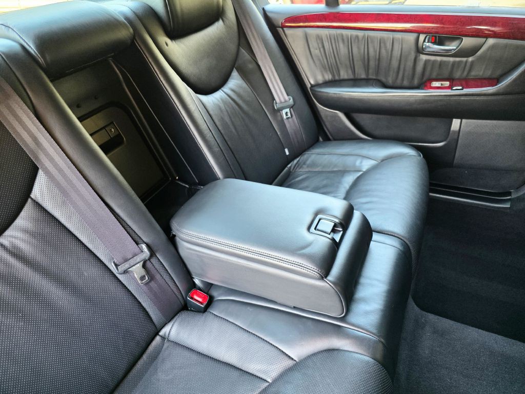 2002 Lexus LS Image 36