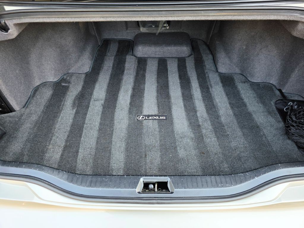 2002 Lexus LS Image 41