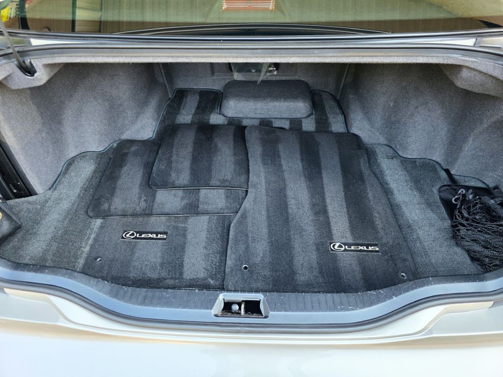 2002 Lexus LS Image 42
