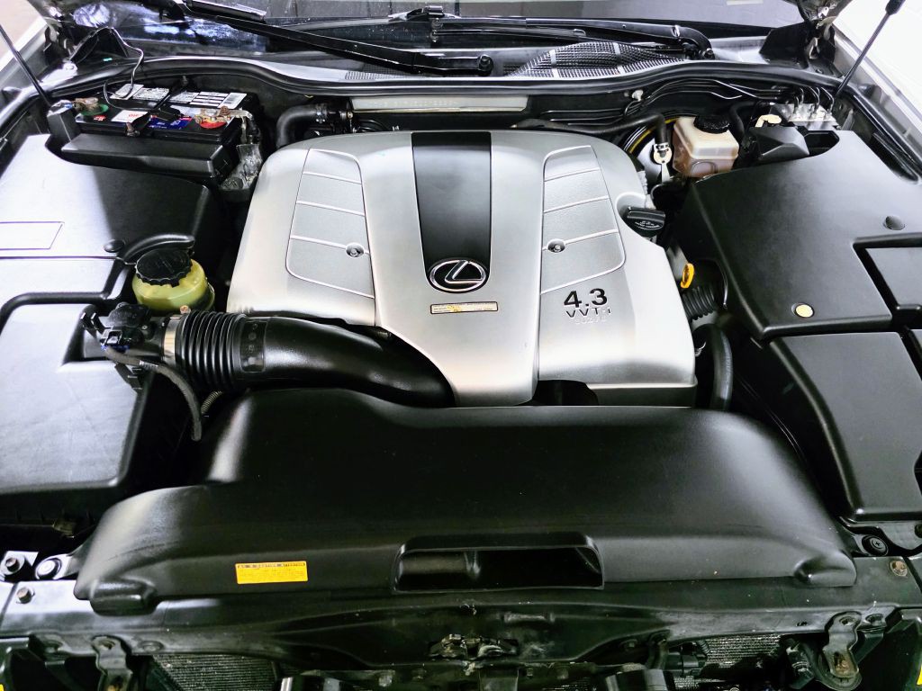 2002 Lexus LS Image 43